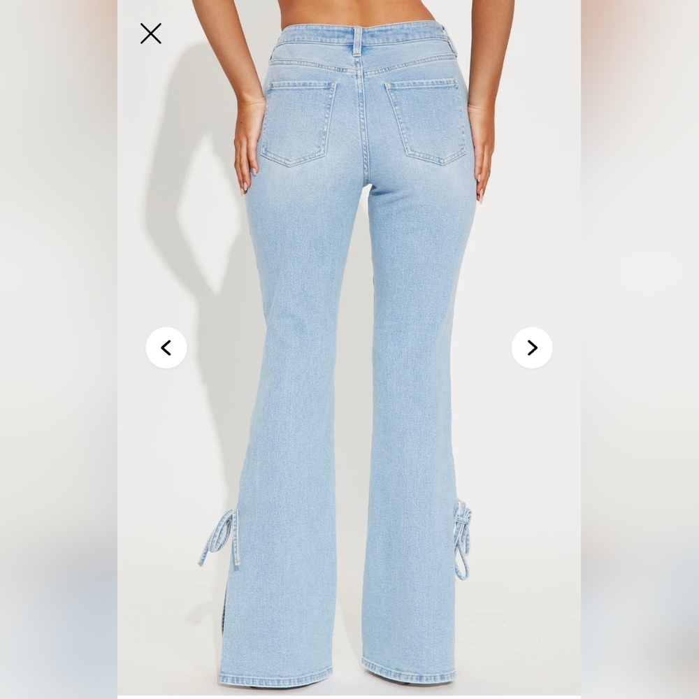 NWT Tie Split-Hem Flared Stretch Jeans | Size 3